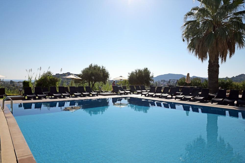 Aparthotel Hillside & 2*