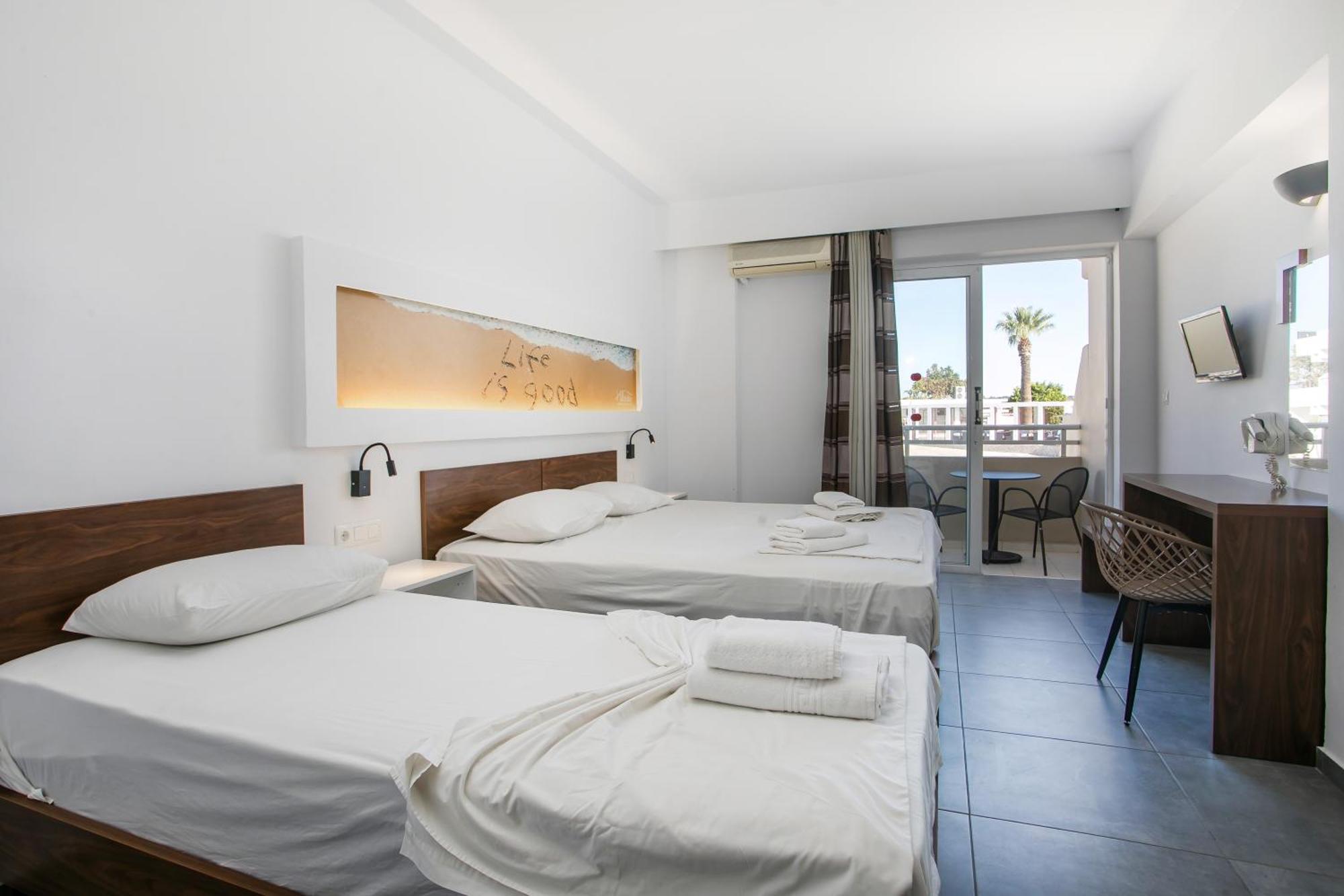 Hillside & Aparthotel 2*