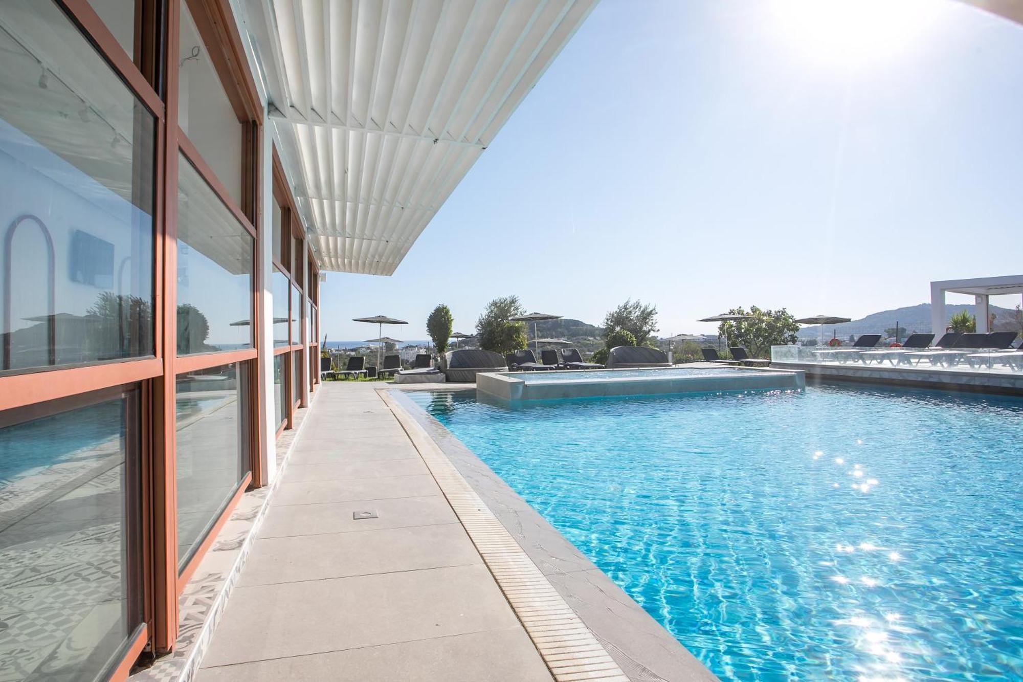 Hillside & Aparthotel