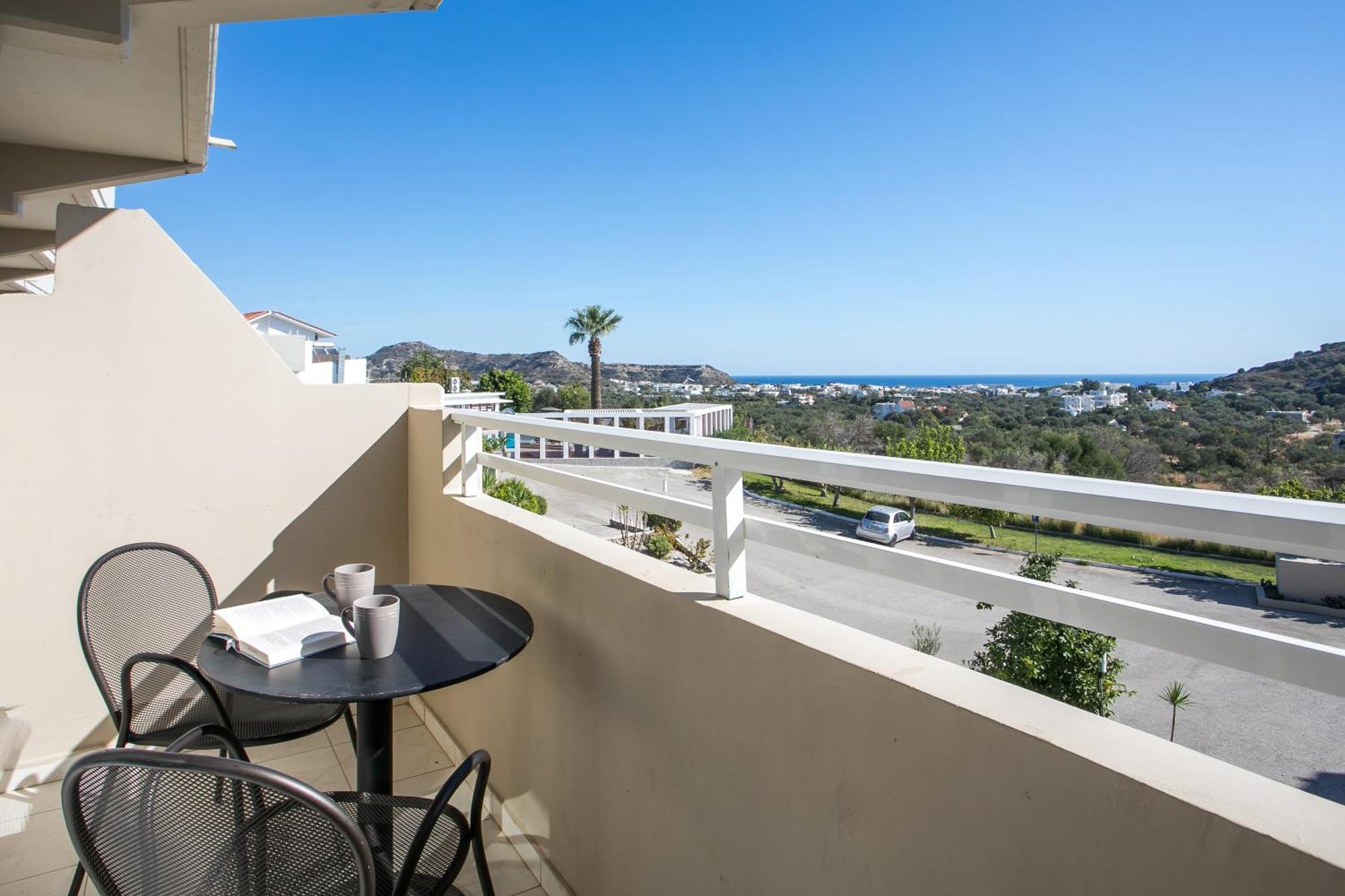 Aparthotel Hillside & 2*